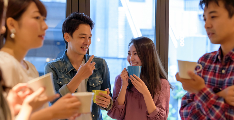 出会いの場「街コン」のイメージ